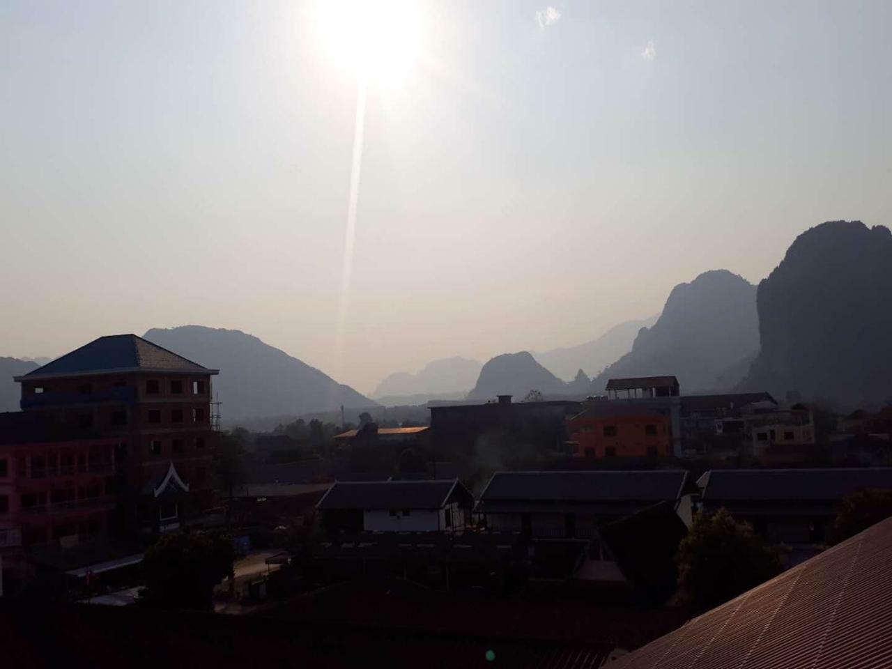 Pangu Hotel - 盘古酒店 Vang Vieng Buitenkant foto